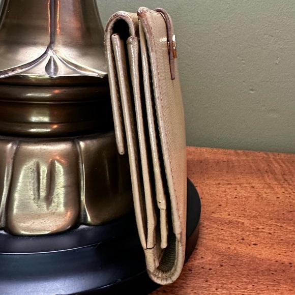 Chanel Coco button Leather flap long bifold wallet beige cream color EUC - Picture 5 of 14